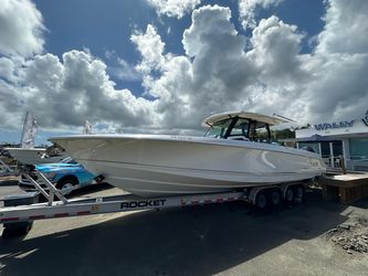 38' Boston Whaler 2023 Yacht For Sale